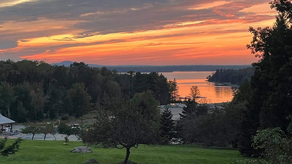 Town Hill House | Bar Harbor Guest House with Ocean & Mountain Views – 2025 Renovated