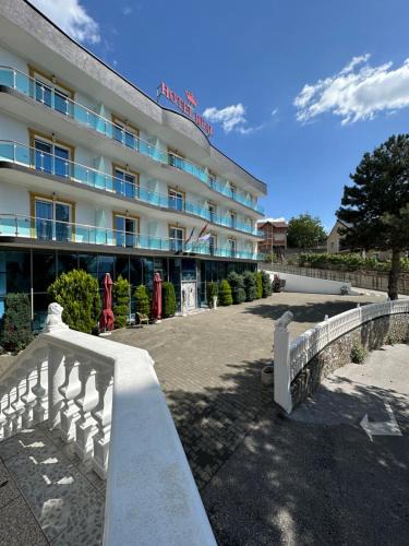 Bajram Curri Hotel | Bar Restorant Hotel Real