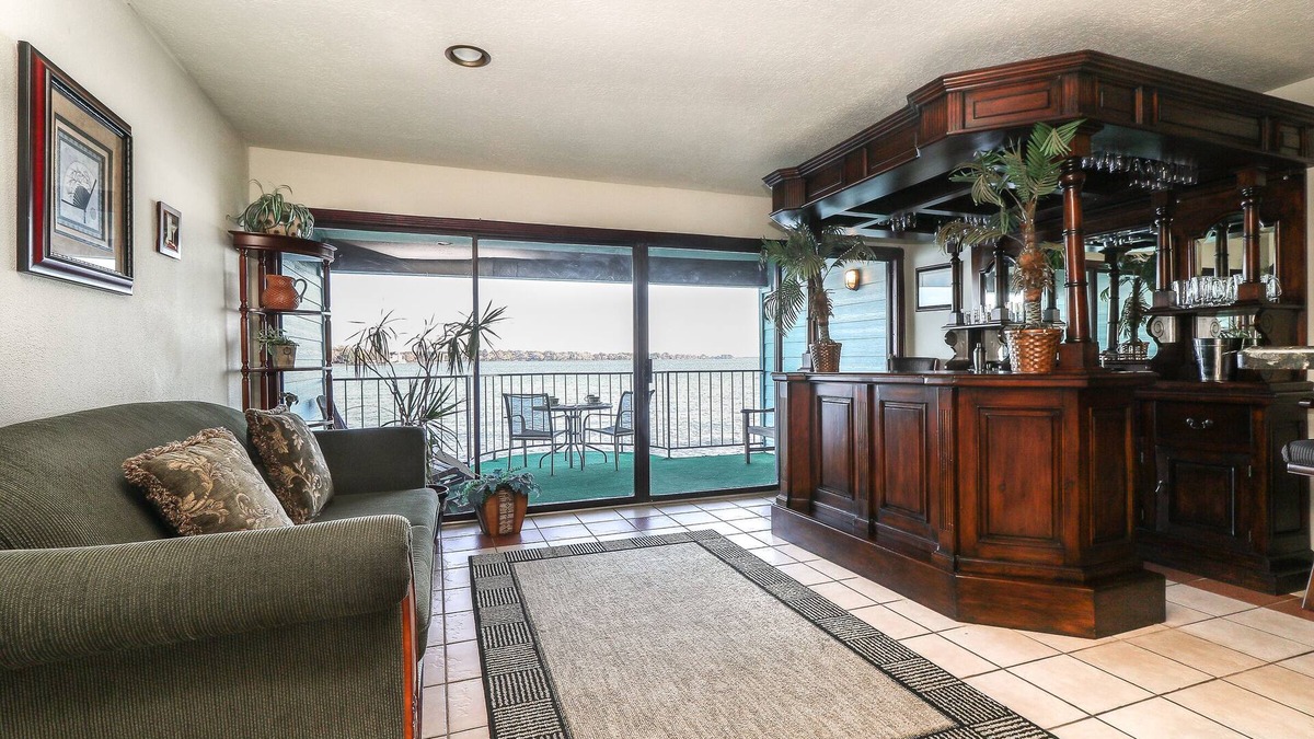 Seven Coves Condo | ⛱Bar Suite⭐Holidays⭐Bachelor/ette ☘Poker Night☘