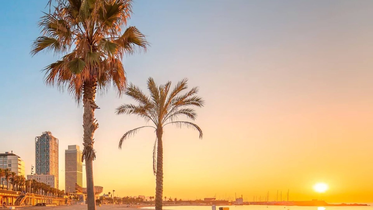 Barceloneta Apartment | Barcelona Beach Home: Historic house with rooftop terrace 1 min from the beach!