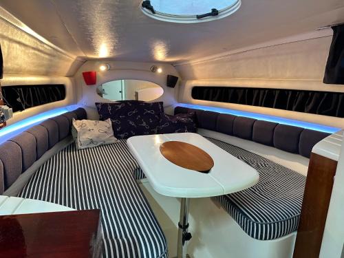 Playa Pobla de Farnals Boat Rental | Barco Alojamiento