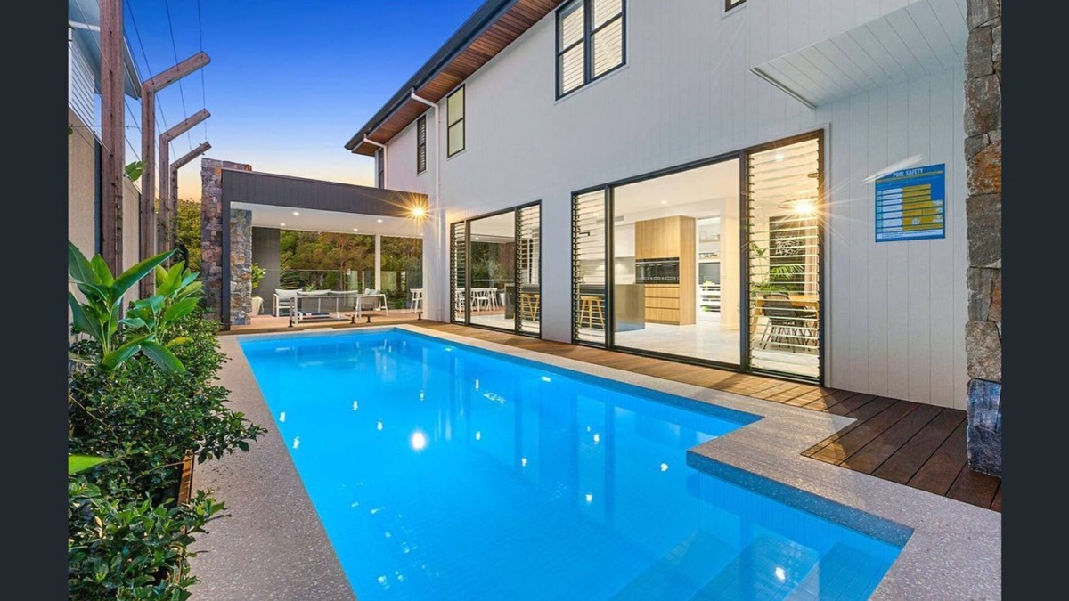 Casuarina House | Barefoot Beachfront @ She Oak - Beachfront 5bed home