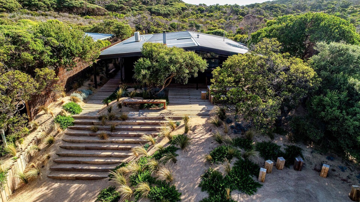 Blairgowrie House | Barefoot in Blairgowrie - relaxed holiday home.