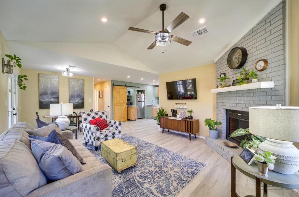 Barling House | Barling Vacation Rental Fenced-In Yard with Hot Tub