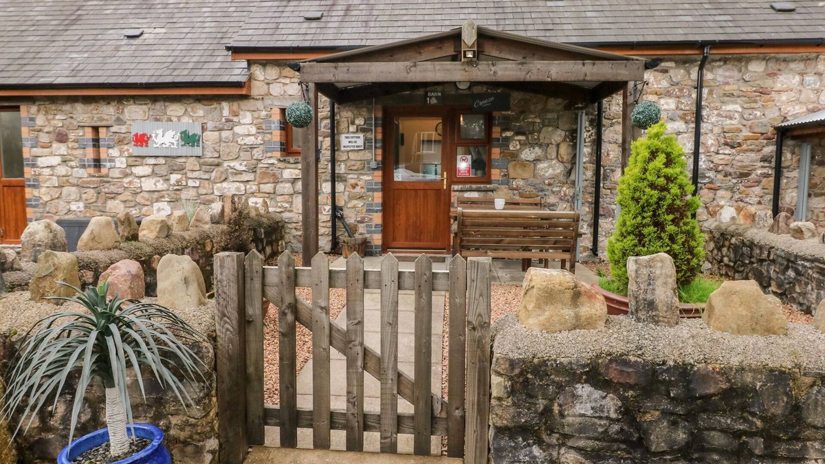 Margam Cottage | BARN 1, pet friendly, character holiday cottage in Ystradgynlais