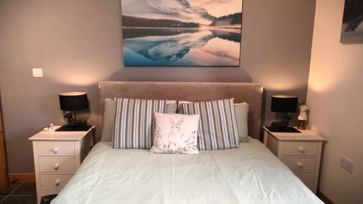 Pentir Cottage | Barn conversion at the old Watermill - Snowdonia & Zip Line. EV charger.