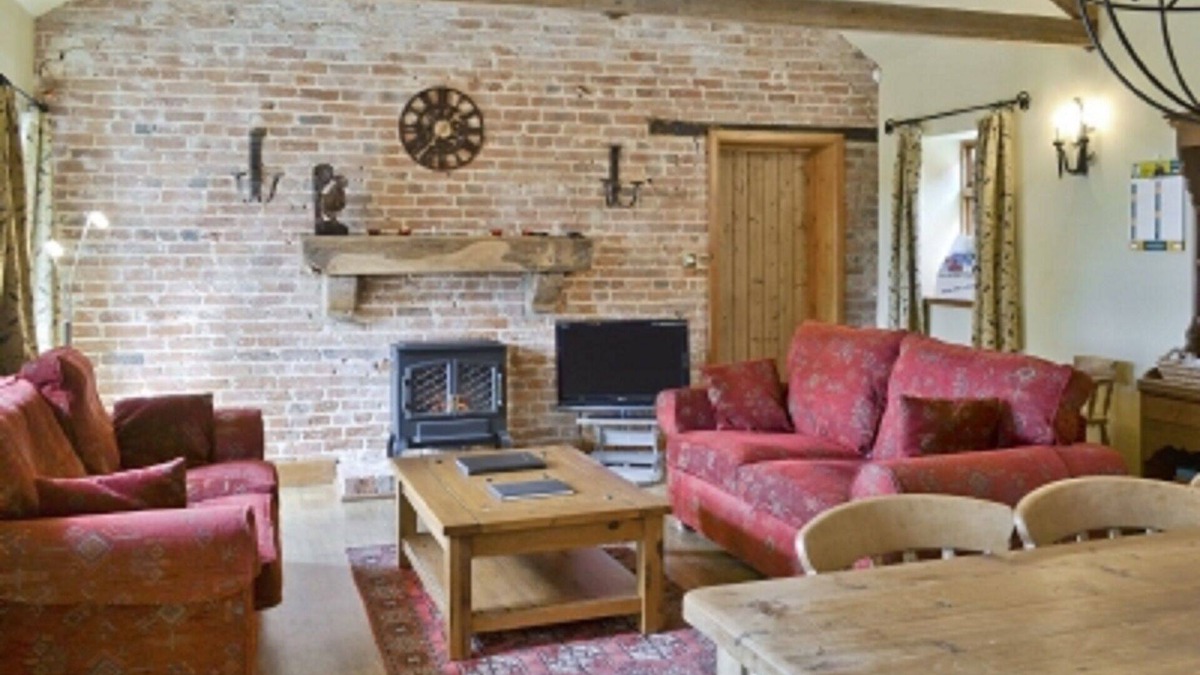 East Barkwith House | Barn Conversion in peaceful Lincolnshire countryside with views towards Lincoln