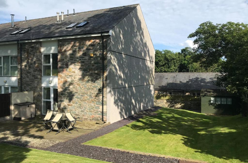 Newborough House | Barn End, 9 Stad Clynnog