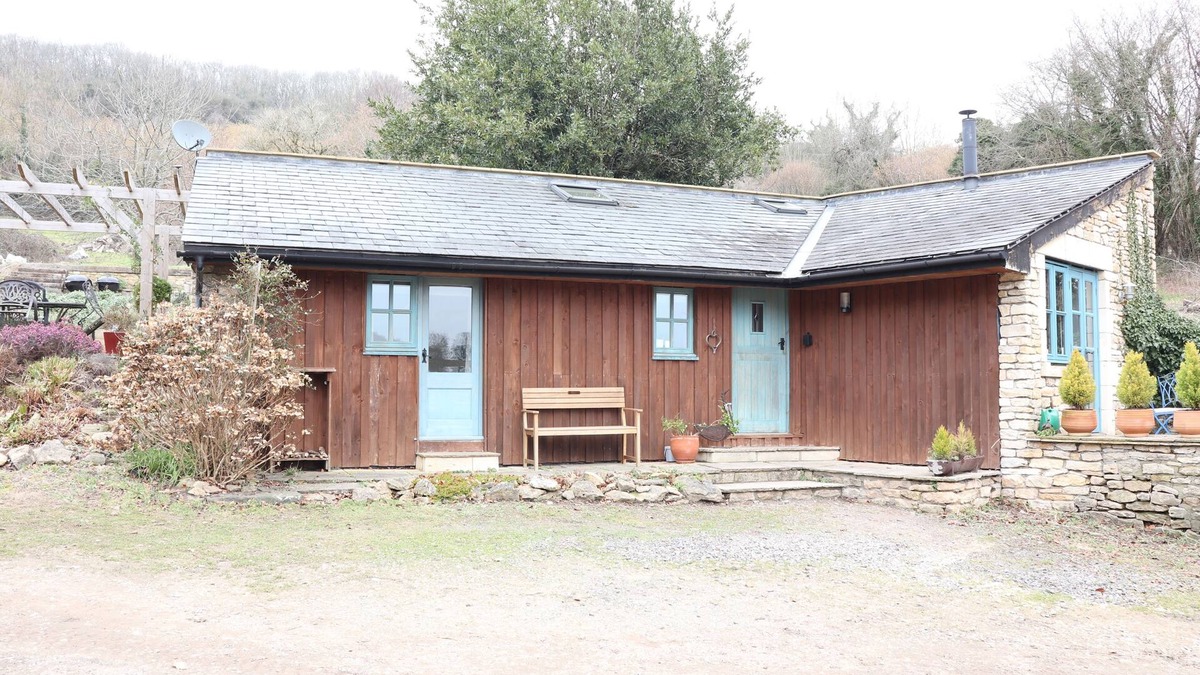 Bath House | Barn In Beautiful Rural Location 4 Miles From The City Of Bath