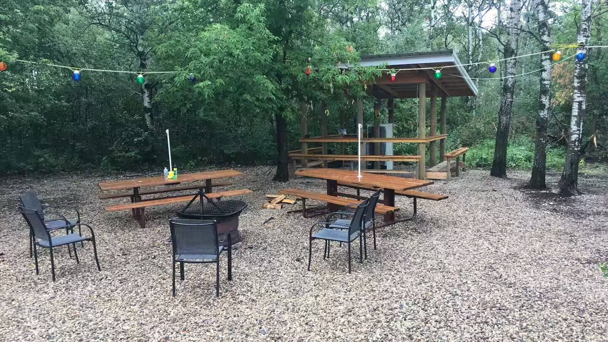 Division No. 16 House | Barn In The Bush - Room 6, King, queen & futon