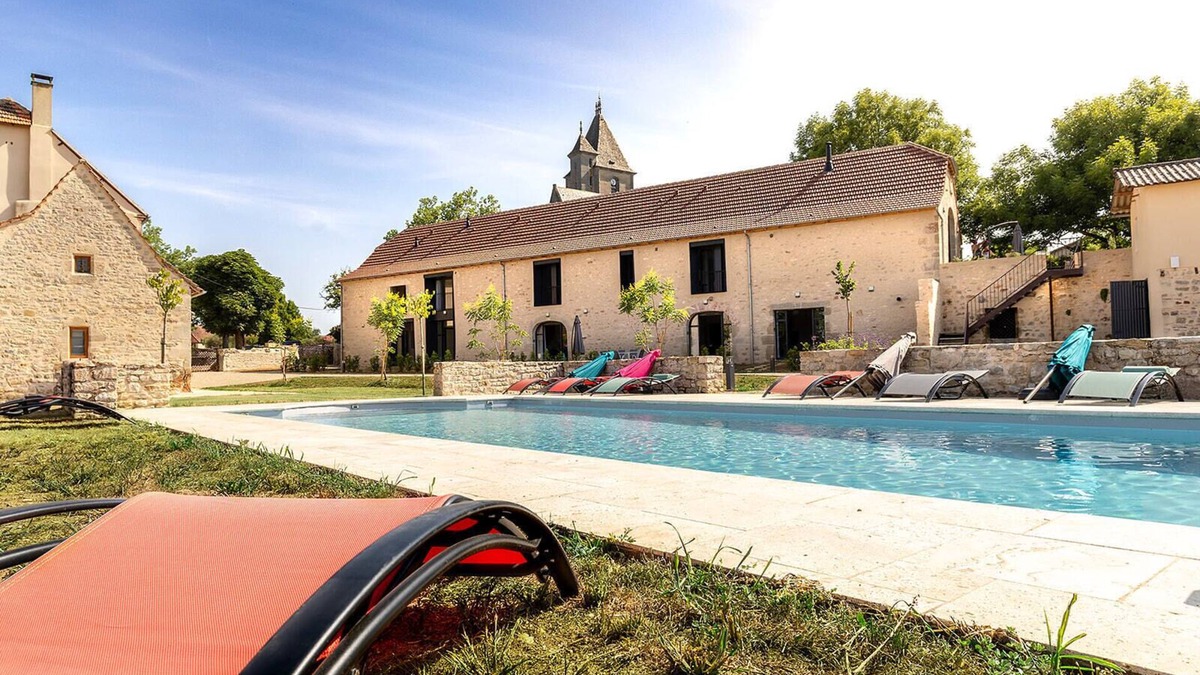 Assier House | Barn La Roca Masia - Les Pivoines, swimming pool, garden, 1 bedroom 2/4 persons