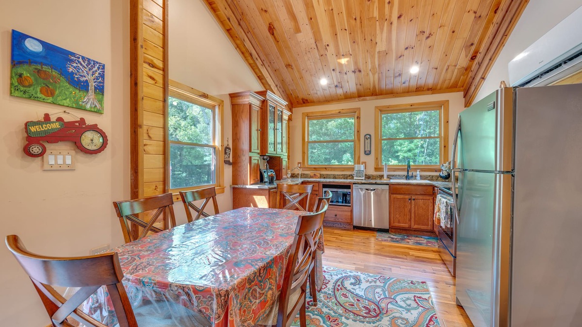 Huber Apartment | Barn-Style Georgia Vacation Rental - Pet Friendly!