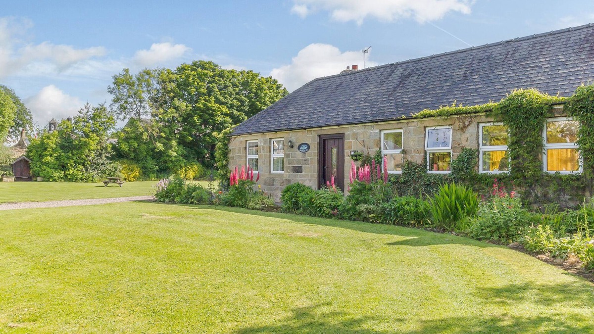 Longhirst House | BARNACRE, pet friendly, character holiday cottage in Morpeth