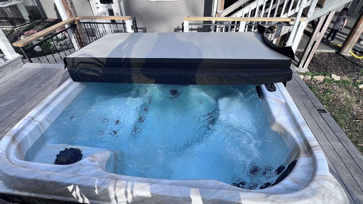 Apison House | Barndominium getaway oasis! Close to Chattanooga shopping restaurants and Water!