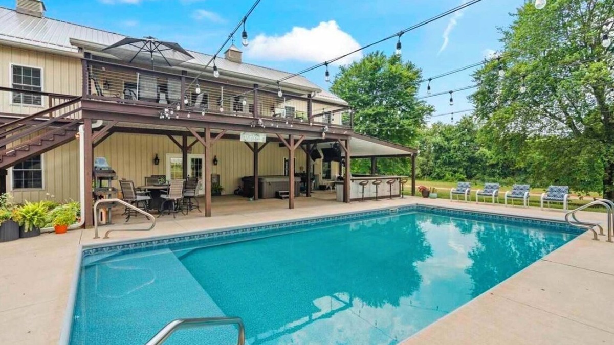 North Terre Haute House | Barndominium! Pool, HotTub, Slide, Mini B-Ball Court/Nerf Arena, Theater, 2 Bars