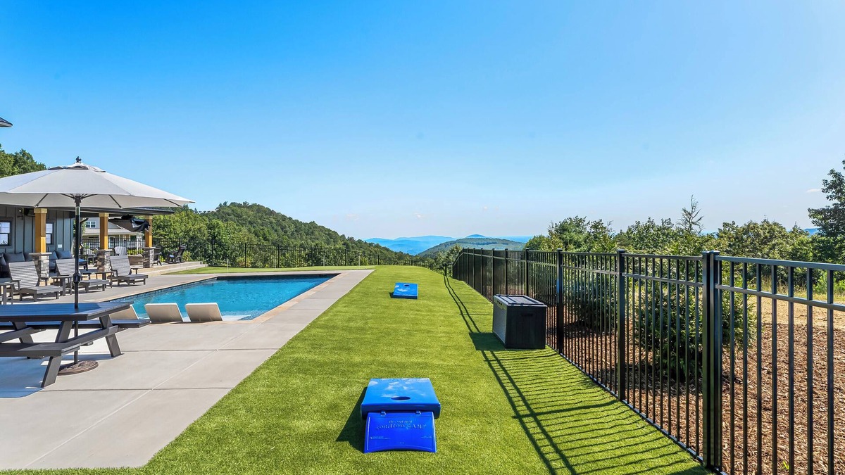Morganton House | Barndominium w/heated pool, pickleball, hot tub, great views