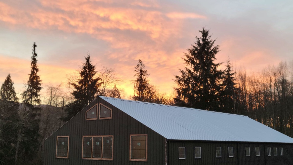 Bellingham House | Barndominum, minutes to lake and trails sleeps 14+ Weddings, Events, Retreats