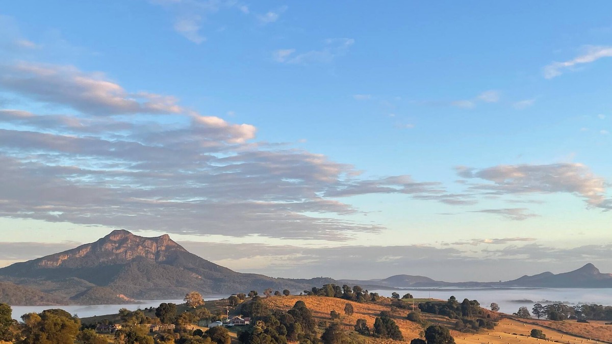 Barney View Cottage | Barney Views Cottage. Stunning mountain views! Cosy woodfire & outdoor firepit!