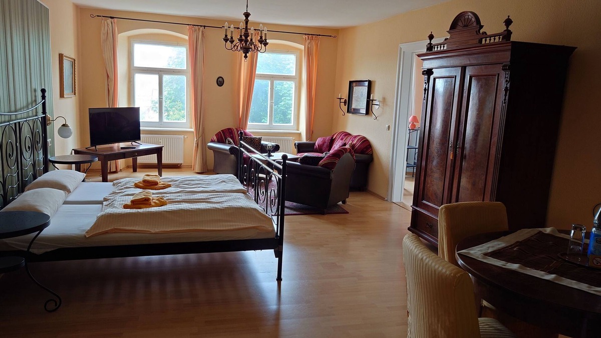 Altstadt Apartment | Barockhaus Fewo 2. Etage - Fewo Barockhaus