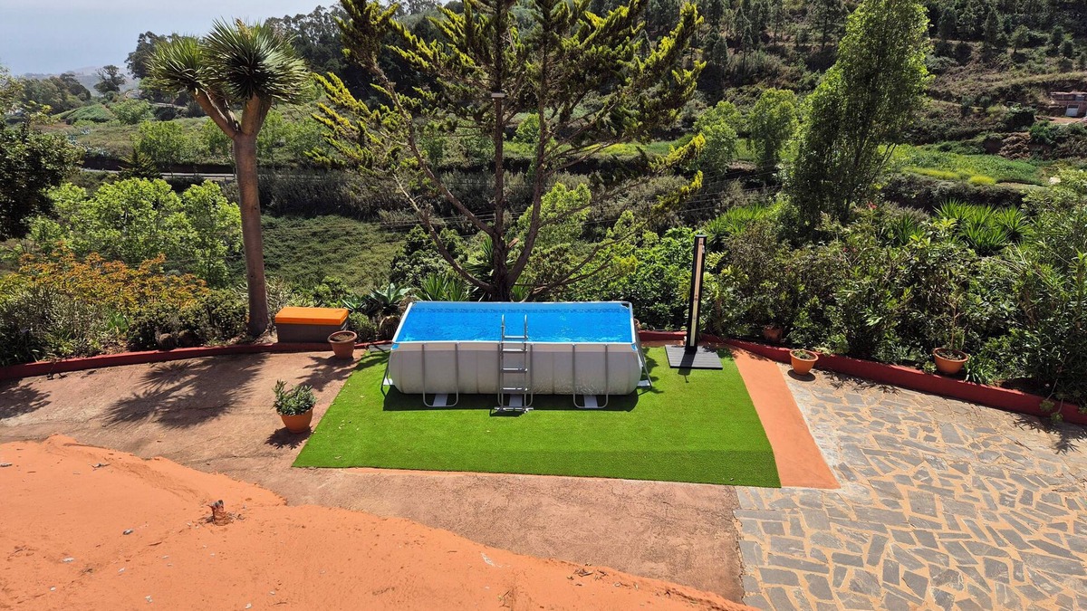 Firgas Cottage | BARRETO CAVES. In the center of a 27,000 m. Finca. Mountain and sea views.