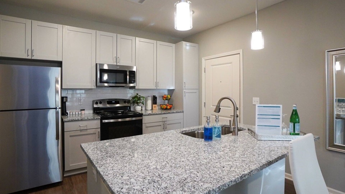 University Place Apartment | Barsala l Gorgeous 2BD, miles from Uptown Charlotte