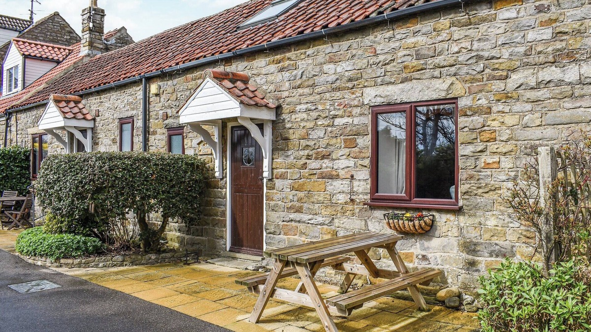 Staintondale Cottage | Bartlett's Barn- UK38276