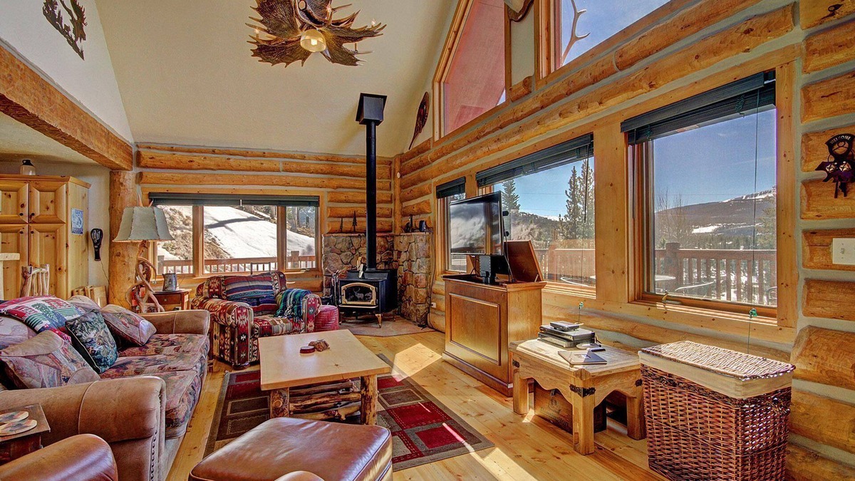 Huron Heights Cabin | Barton 4 Bedroom Home by RedAwning