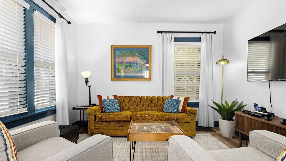 Bartonville House | Bartonville 3BR |Peloton + Work Space |5mi Airport