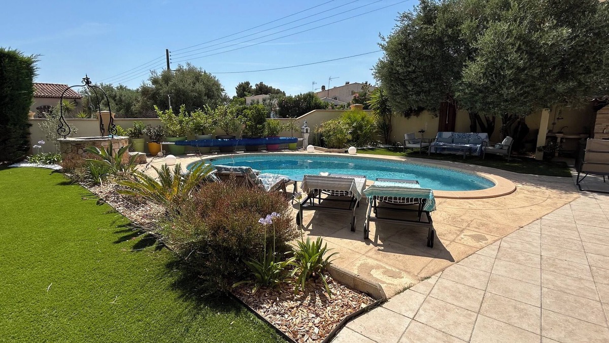 Chateau Gombert House | Bas de Villa - Marseille Château Gombert Avec Extérieur: Terrasse/jardin/piscine