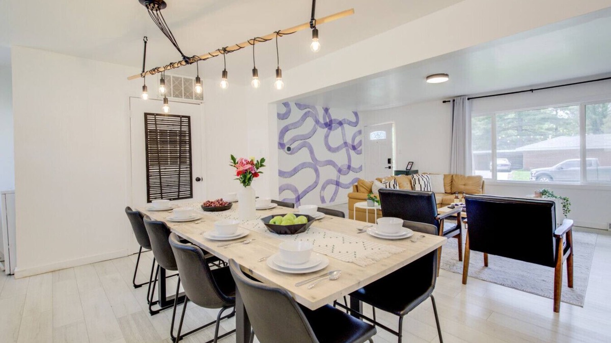 Manhattan House | Base Camp | MHK - Walking Distance to Sports Complex