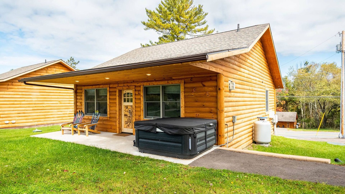 McHenry House | Base Camp | Pet-Friendly, Hot Tub, Walk to Wisp
