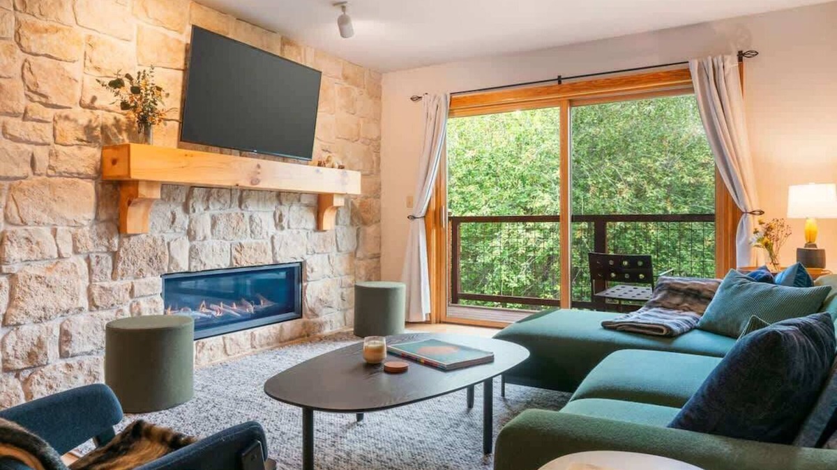 Driggs Condo | Basecamp Stays: Tranquil Retreat, Hot Tub, Shuttle