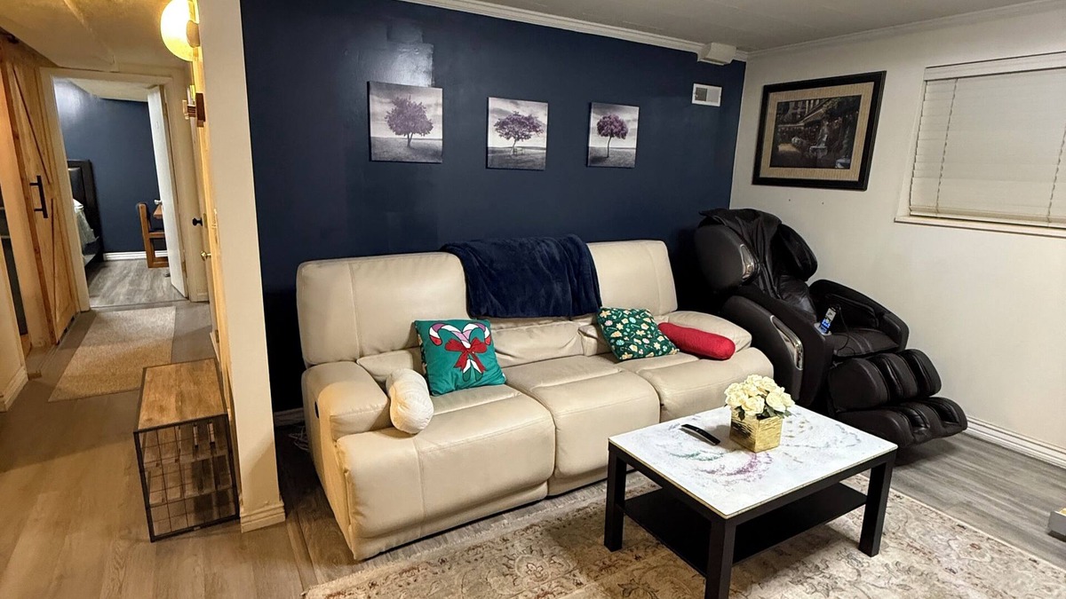 Clearfield House | Basement 2-bedroom in Clearfield with WiFi and AC