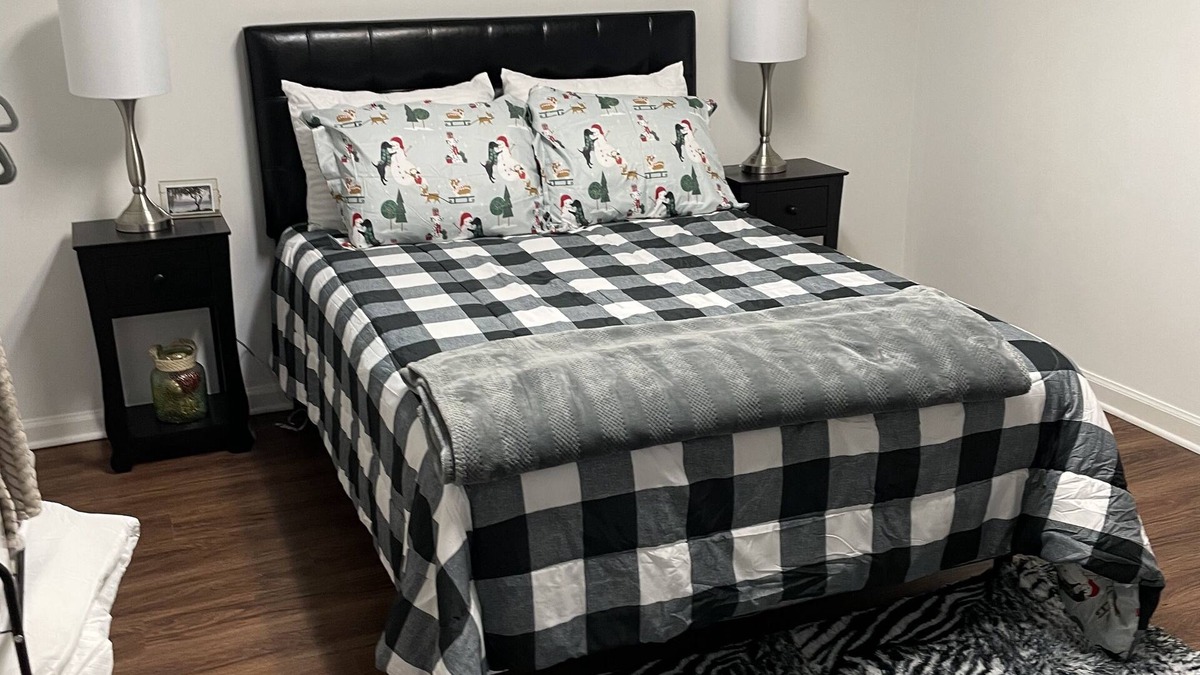 Lawrenceville House | Basement Apartment with Bedroom kitchen living room & full Bathroom