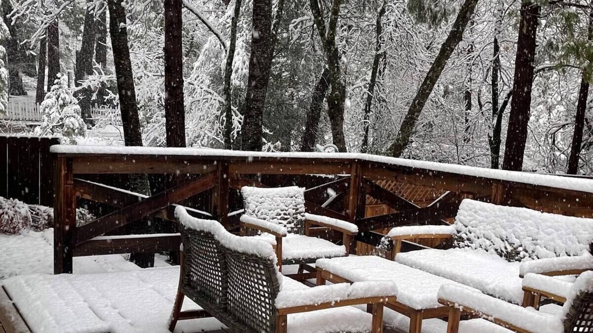 Bass Lake Cabin | Bass Lake Cabin Getaway Private Hot Tub & Game Rm!