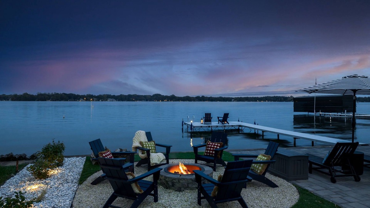 Bass Lake House | Bass Lake Luxury Stay Private Dock & Bikes