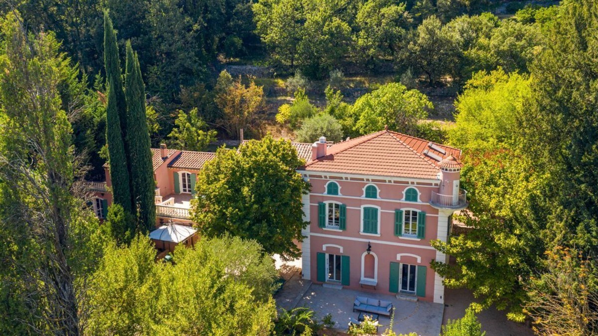 Draguignan Villa | Bastide Rose - Five Bedroom Villa, Sleeps 10