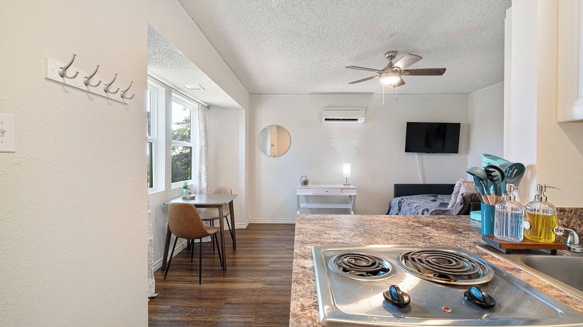 Bastrop Apartment | Bastrop Bungalow: Charming studio with strong WiFi and pine trees galore