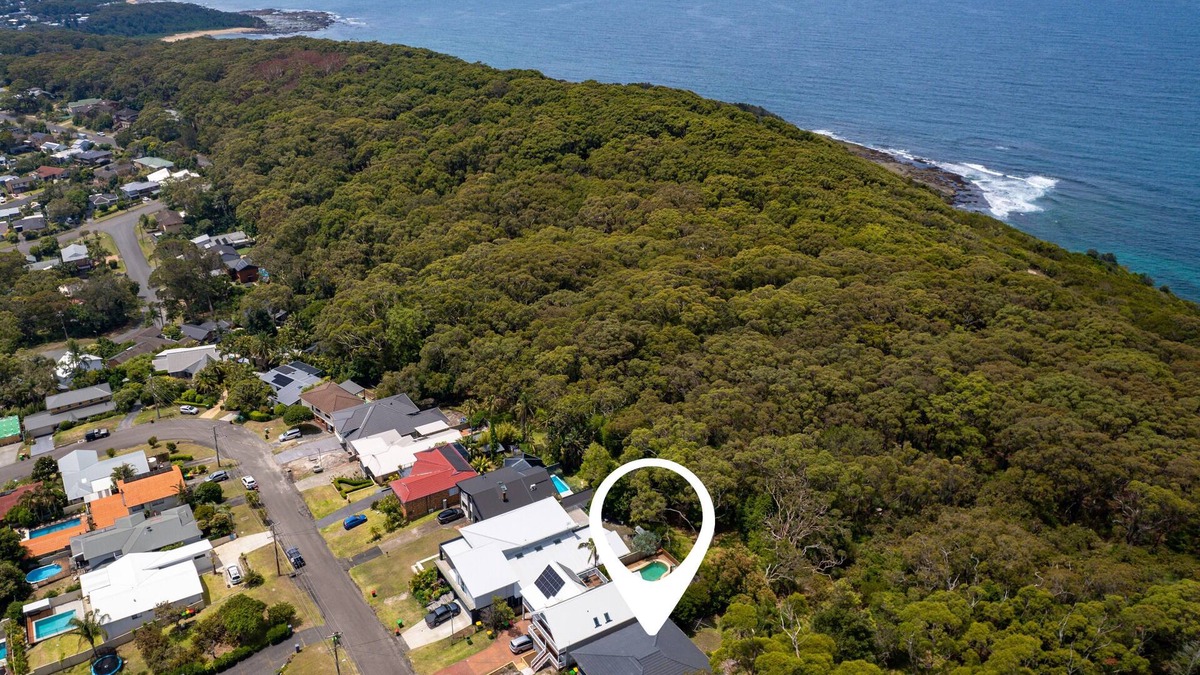 Bateau Bay House | Bateau Bay Trails -Family Retreat & Sweeping Views