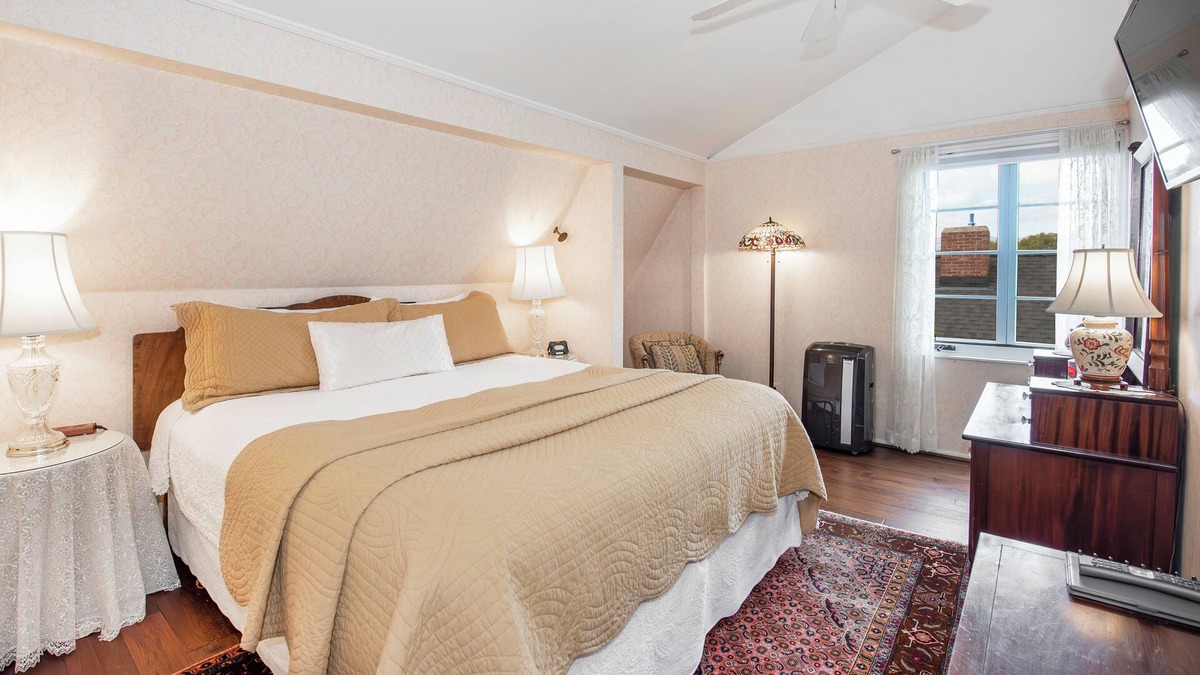 Oak Park Bed & Breakfast | Bath Street Inn B & B, Santa Barbara