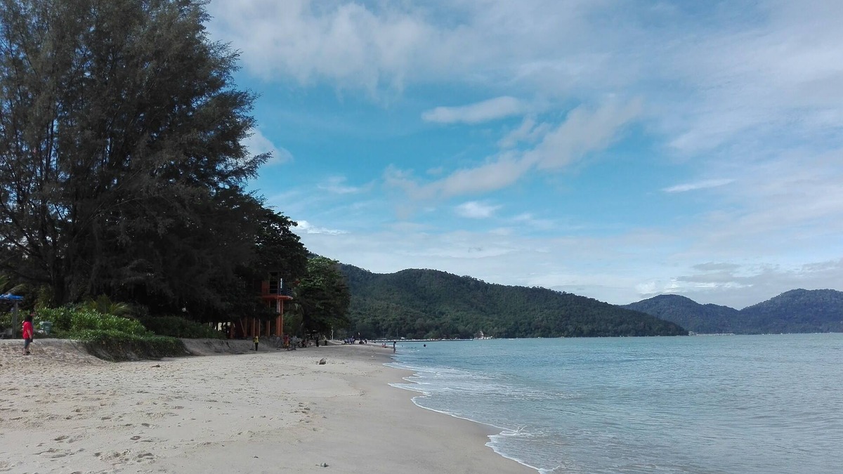 Tanjung Bungah Condo | Batu Ferringhi Cozy 2 BR Seaview condo