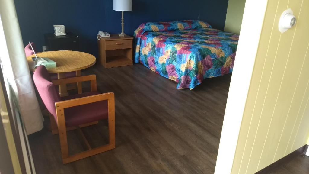 Hillsdale Hotel | Baw Beese Inn
