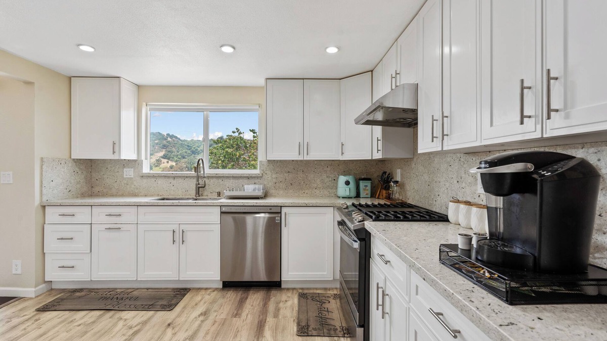Hercules House | Bay Area Haven: 3BR with Spacious Living Room & Scenic Views