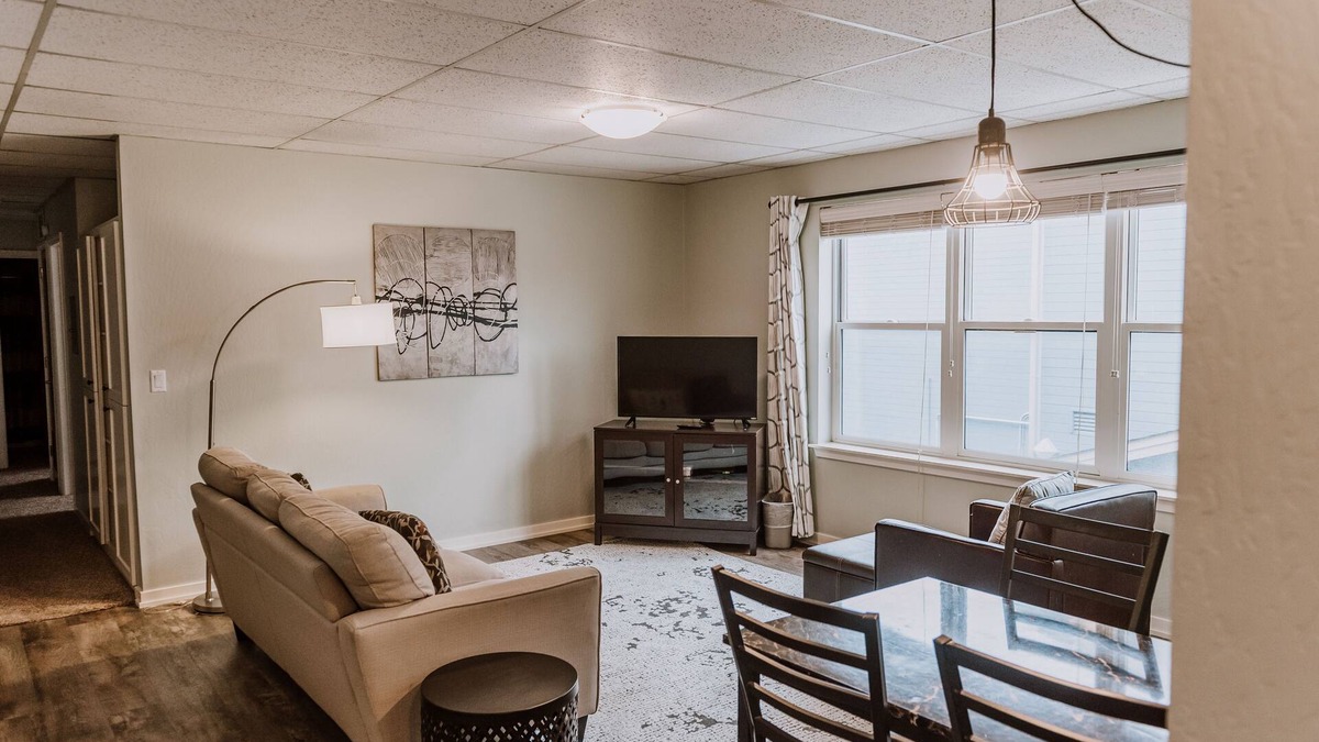 Old Town Eureka Apartment | Bay Breeze across from Waterfront