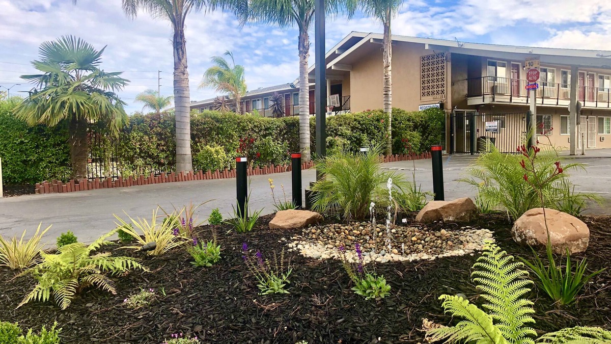 Oakland Hotel | Bay Breeze Inn