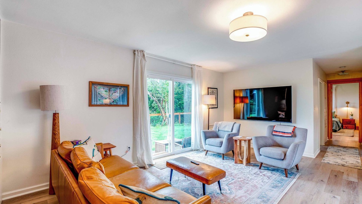 Bay City House | Bay City Retreat ~ 1/2 Mi to Local Beach!