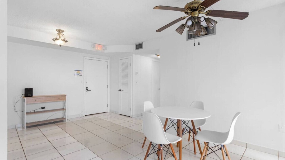 Bay Harbor Islands Apartment | Bay Harbor Sunset Apt 2B