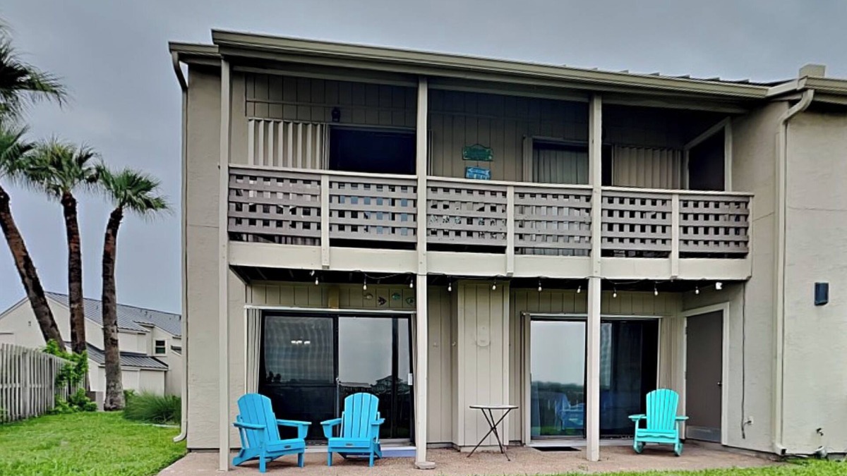 Harbor Oaks Condo | Bay House Condos #2706 | Water Views + Community Pool!