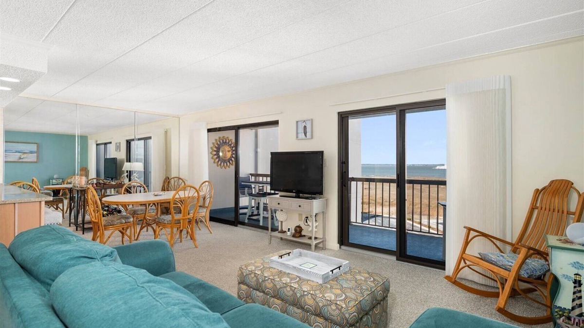Midtown Ocean City Condo | Bay Princess Condo with Outdoor Pool and Balcony!