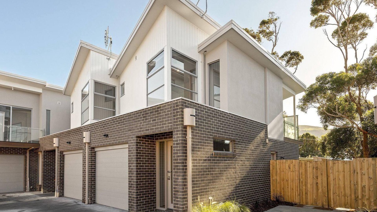 Apollo Bay Apartment | Bay & Relax - *New 2020 Listing*